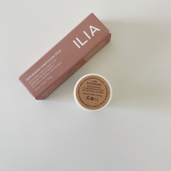 ILIA Skin Rewind Blurring Foundation & Concealer Complexion Stick: 12N SYCAMORE - Picture 6 of 12